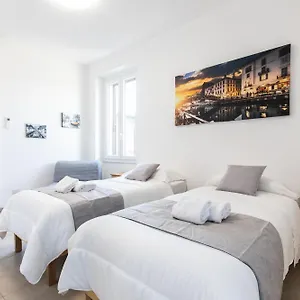  Appartamento Cityhouse Fm Stationrho Fair Near Center Italia